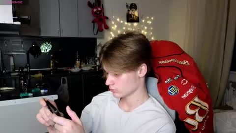 Snapshot of louie_evans chatting on 03-05-26, 08:27 louie_evans online show from 03-05-26, 08:27