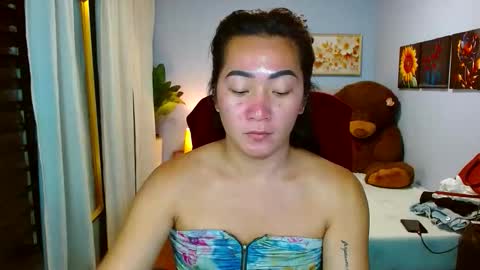 Snapshot of louie_sexy chatting on 05-01-26, 09:47 Cathy online show from 05-01-26, 09:47