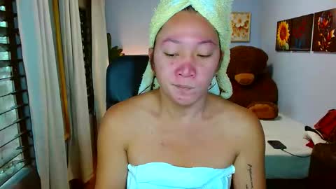 Snapshot of louie_sexy chatting on 05-06-26, 03:13 Cathy online show from 05-06-26, 03:13