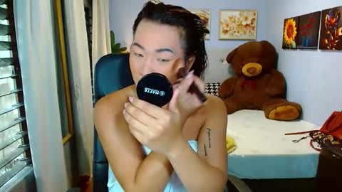 Snapshot of louie_sexy chatting on 05-07-26, 06:08 Cathy online show from 05-07-26, 06:08