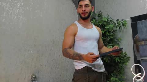 Louis online show from 11-08-25, 12:33