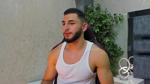 Louis online show from 11-08-25, 07:56