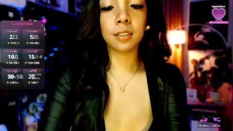 Snapshot of louisassy chatting on 05-07-26, 03:12 Louisa online show from 05-07-26, 03:12