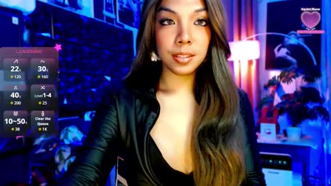 Snapshot of louisassy chatting on 06-01-26, 06:48 Louisa online show from 06-01-26, 06:48