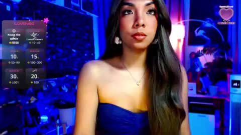 Snapshot of louisassy chatting on 06-15-26, 06:15 Louisa online show from 06-15-26, 06:15