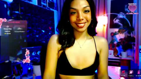 Snapshot of louisassy chatting on 06-17-26, 05:54 Louisa online show from 06-17-26, 05:54