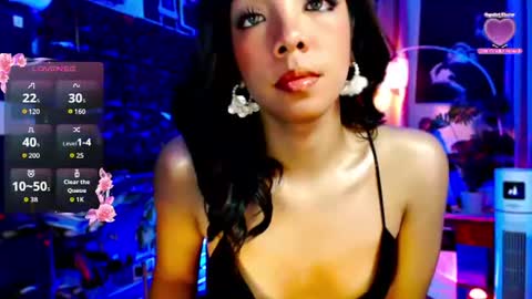 Snapshot of louisassy chatting on 06-18-26, 03:18 Louisa online show from 06-18-26, 03:18