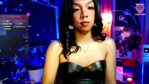 Snapshot of louisassy chatting on 06-20-26, 03:42 Louisa online show from 06-20-26, 03:42