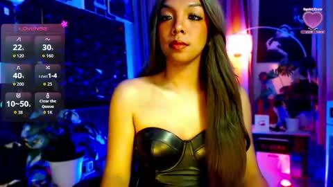 Snapshot of louisassy chatting on 06-23-26, 03:15 Louisa online show from 06-23-26, 03:15
