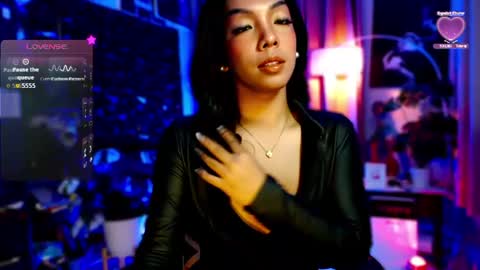 Snapshot of louisassy chatting on 06-26-26, 03:44 Louisa online show from 06-26-26, 03:44