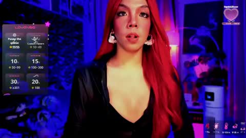 Snapshot of louisassy chatting on 06-30-26, 03:18 Louisa online show from 06-30-26, 03:18