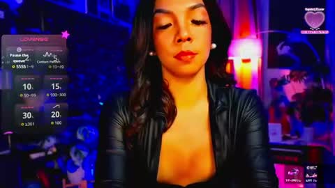Snapshot of louisassy chatting on 07-03-26, 02:51 Louisa online show from 07-03-26, 02:51