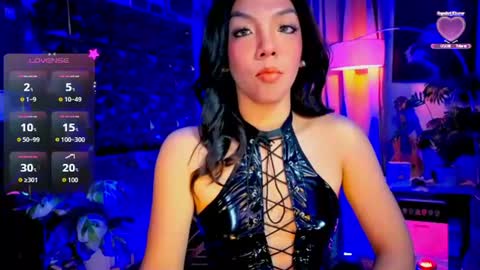 Snapshot of louisassy chatting on 07-07-26, 03:20 Louisa online show from 07-07-26, 03:20