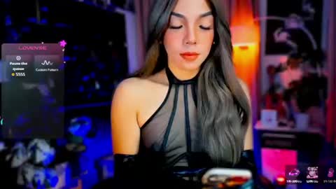 Snapshot of louisassy chatting on 07-09-26, 03:32 Louisa online show from 07-09-26, 03:32