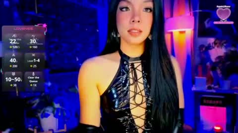 Snapshot of louisassy chatting on 07-11-26, 03:20 Louisa online show from 07-11-26, 03:20