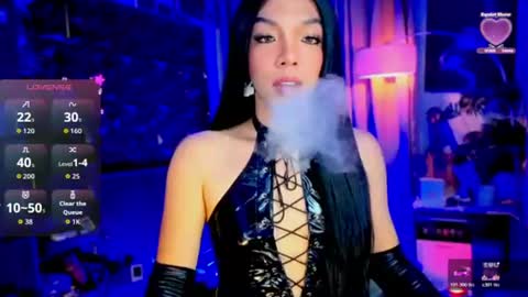 Snapshot of louisassy chatting on 07-13-26, 02:36 Louisa online show from 07-13-26, 02:36
