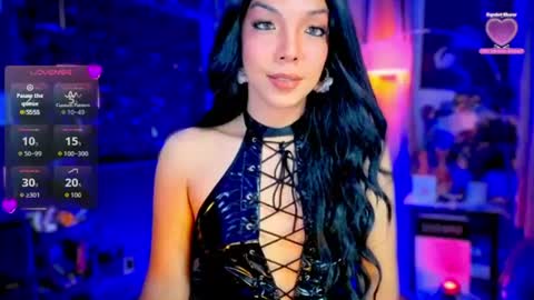 Snapshot of louisassy chatting on 07-30-26, 02:54 Louisa online show from 07-30-26, 02:54