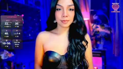 Snapshot of louisassy chatting on 08-06-26, 02:46 Louisa online show from 08-06-26, 02:46