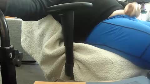 loumtl3 online show from 02-28-25, 03:48