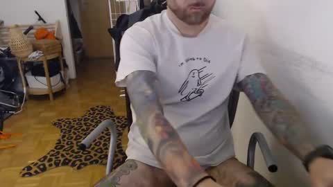 Guapito online show from 12-17-25, 09:04