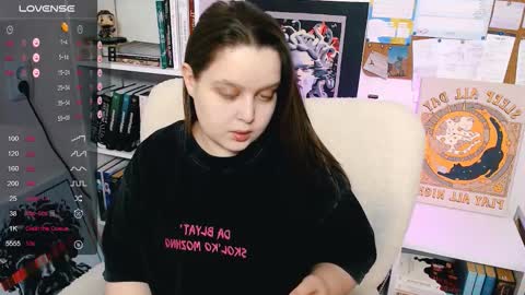 Snapshot of lovbess chatting on 02-01-26, 12:26 Mia online show from 02-01-26, 12:26