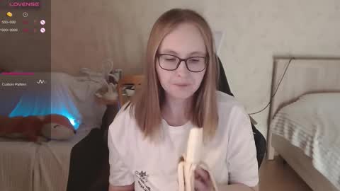 Snapshot of love_agatha chatting on 09-15-25, 05:07 Agatha online show from 09-15-25, 05:07