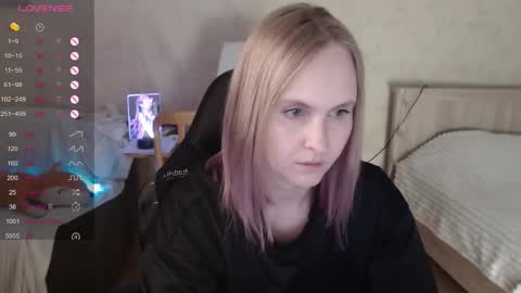 Snapshot of love_agatha chatting on 10-11-25, 05:17 Agatha online show from 10-11-25, 05:17