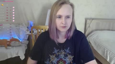 Snapshot of love_agatha chatting on 10-19-25, 05:08 Agatha online show from 10-19-25, 05:08