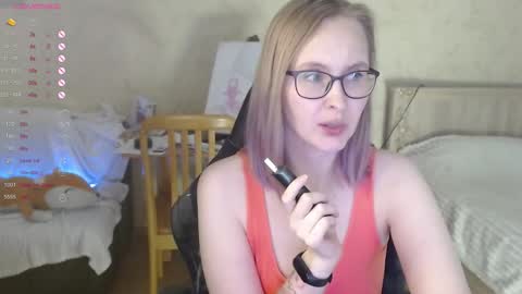 Snapshot of love_agatha chatting on 10-20-25, 04:13 Agatha online show from 10-20-25, 04:13