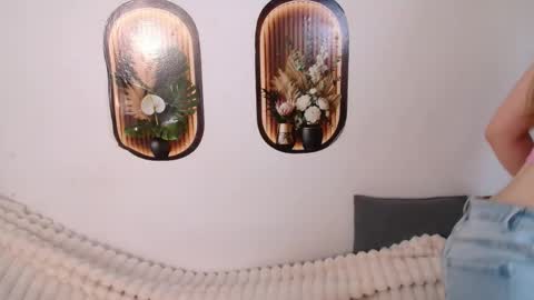 Snapshot of love_bella_ chatting on 05-13-26, 12:30 love bella online show from 05-13-26, 12:30