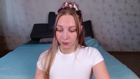 love bella  online show from 07-23-26, 01:58
