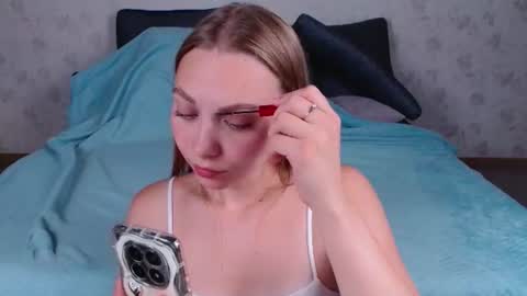 love bella  online show from 07-29-26, 12:20