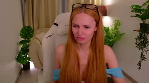 Snapshot of love_call chatting on 07-15-26, 02:17 love_call online show from 07-15-26, 02:17