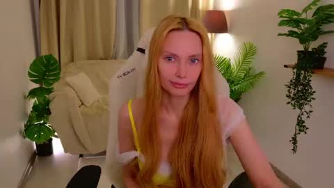 Snapshot of love_call chatting on 07-28-26, 02:18 love_call online show from 07-28-26, 02:18