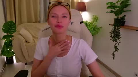 Snapshot of love_call chatting on 08-01-26, 02:33 love_call online show from 08-01-26, 02:33