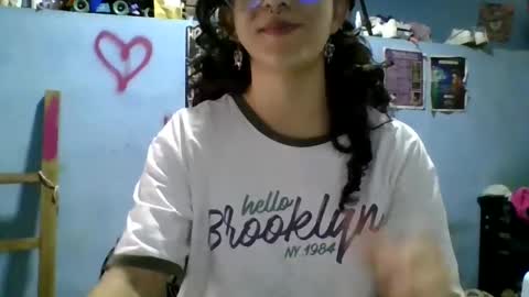 Snapshot of love_electra chatting on 09-19-25, 12:50 love_electra online show from 09-19-25, 12:50