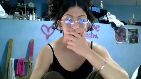 Snapshot of love_electra chatting on 10-13-25, 03:01 love_electra online show from 10-13-25, 03:01