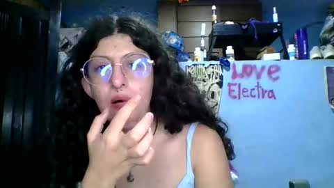 Snapshot of love_electra chatting on 03-20-26, 02:49 love_electra online show from 03-20-26, 02:49