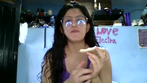 Snapshot of love_electra chatting on 04-01-26, 03:09 love_electra online show from 04-01-26, 03:09