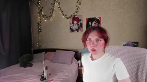 Snapshot of love_is_lola chatting on 07-07-26, 04:04 Lola online show from 07-07-26, 04:04