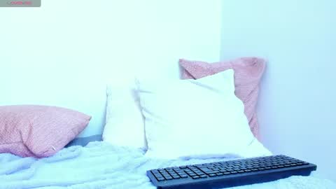 Kristen LoveBerry online show from 06-11-26, 12:32