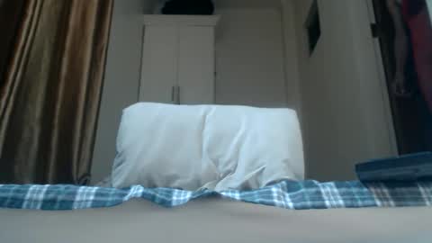 Snapshot of love_to_cum_4u chatting on 06-05-26, 06:52 Trisha online show from 06-05-26, 06:52