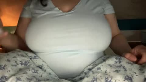 Snapshot of loveablekate chatting on 02-25-26, 01:10 Kate online show from 02-25-26, 01:10