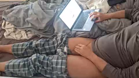Love online show from 02-22-25, 09:23