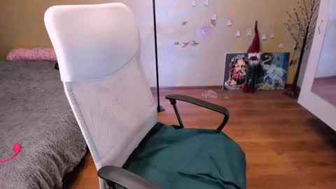 cat-girl online show from 03-03-25, 01:42