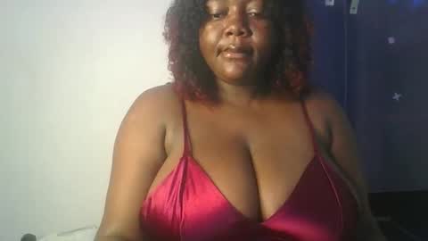 Snapshot of lovecumsluttie chatting on 05-11-26, 03:01 mila online show from 05-11-26, 03:01