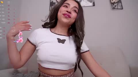 Snapshot of loveegirll chatting on 01-22-25, 02:15 katalina online show from 01-22-25, 02:15