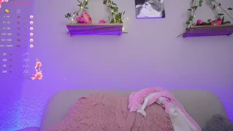 Snapshot of loveegirll chatting on 02-16-25, 04:20 katalina online show from 02-16-25, 04:20