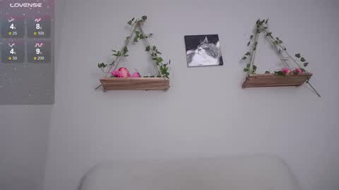 Snapshot of loveegirll chatting on 03-07-25, 07:30 katalina online show from 03-07-25, 07:30