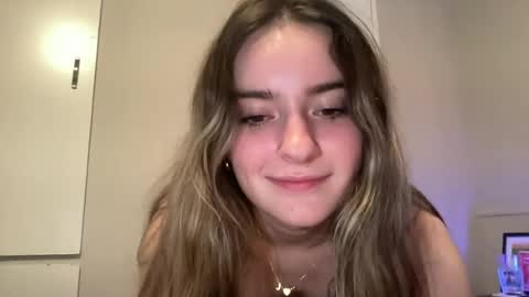 Snapshot of lovefromrose1 chatting on 06-22-26, 03:25 Olivia Rose online show from 06-22-26, 03:25
